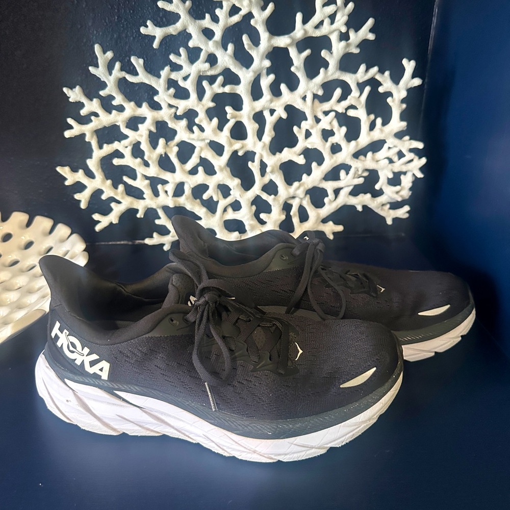 HOKA Clifton 8 Running Shoes - Women’s Size 8✨